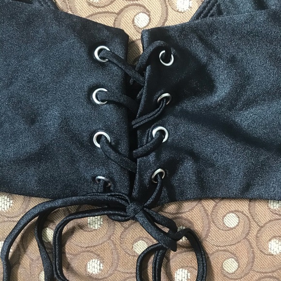 NWT Ris-K Black Quest Bikini Top Size Medium - Picture 6 of 8